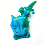 Animales articulados impresos en 3D y modelo de muñeca en 3D