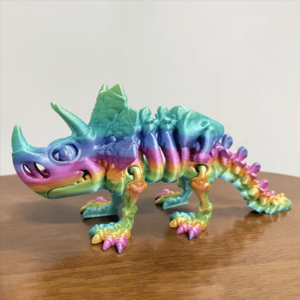 Dragón Triceratops Interactivo, Articulado e Impreso en 3D