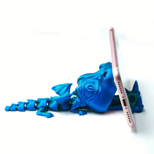 Animales articulados impresos en 3D y modelo de muñeca en 3D